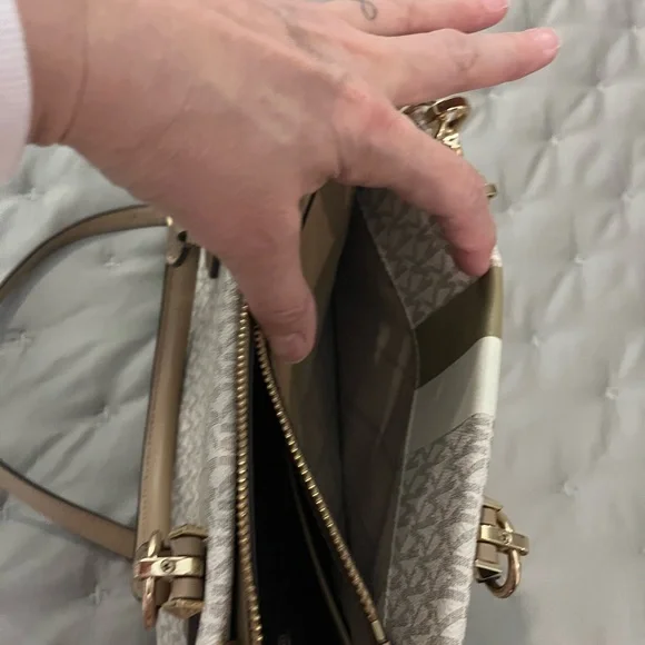Michael Kors Tan and Cream purse - Picture 6 of 6